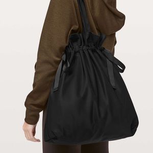 🌟 Lululemon Easy as Sunday Tote 18L Black